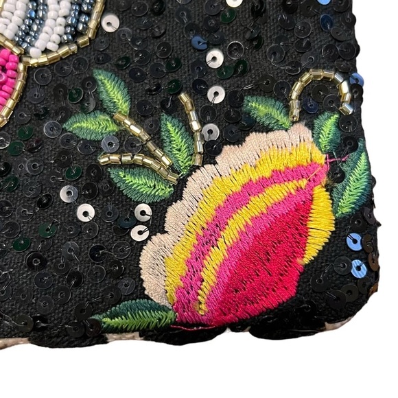 America Beyond Embellished Sequined Beaded Clutch Wristlet Butterfly Flowers - Picture 3 of 10